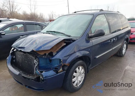 2005 Chrysler Town & Country Touring from USA, damaged, VIN 2C4GP54L85R563189
